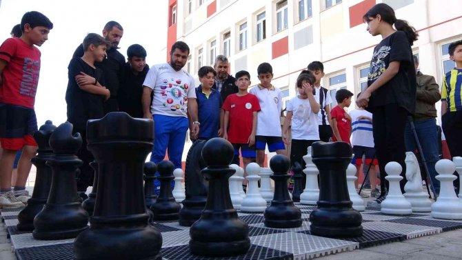 Yüksekova’da ’Amatör Spor Haftası’ Etkinlikleri Başladı