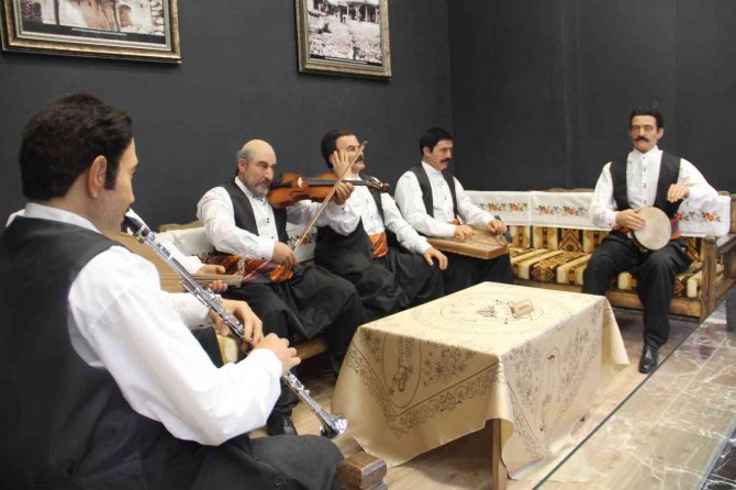 Ziyaretçilerini Mest Eden Harput Musiki Müzesi, Yoğun İlgi Görüyor