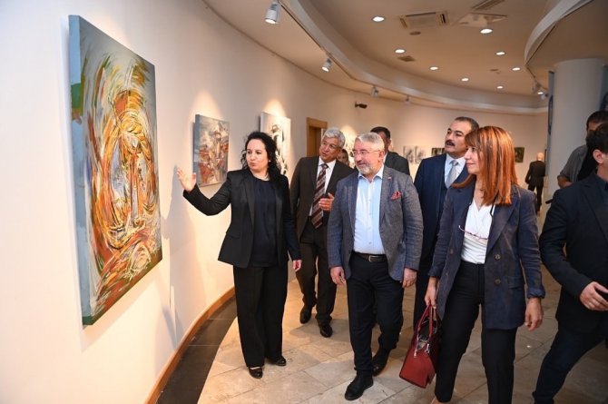 “Lirik Devinimler” Sergisi Beğeni Topladı