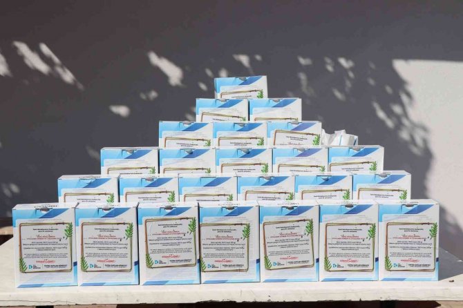 Kiraz Üreticilerine Yaprak Gübresi Verildi