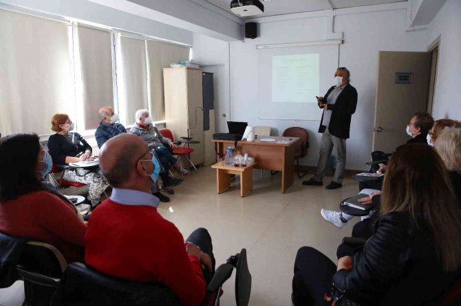 Kadıköy’de “Torunumu Beklerken” Eğitimi Devam Ediyor