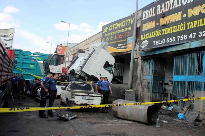 Yakıt Tankı Patladı: 4 Yaralı