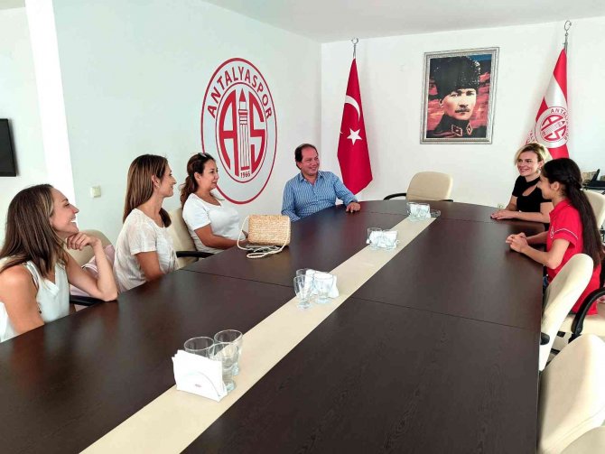 Antalyasporlu Melisa’ya Ödül
