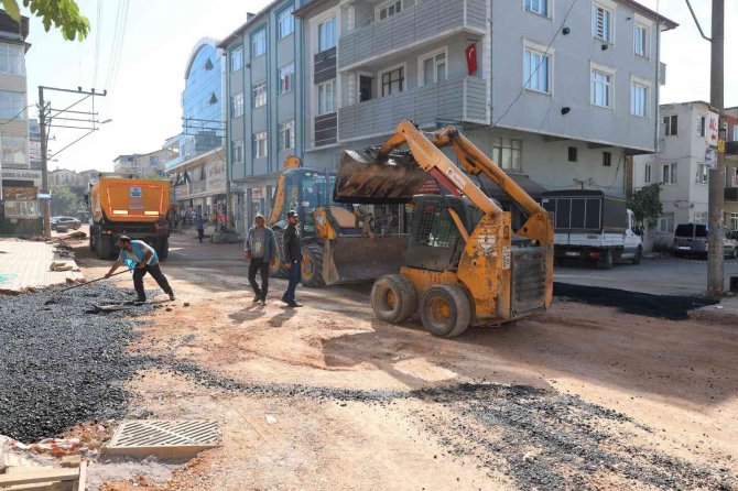 Körfez’de Altyapısı Tamamlanan Caddeler Asfaltlanıyor