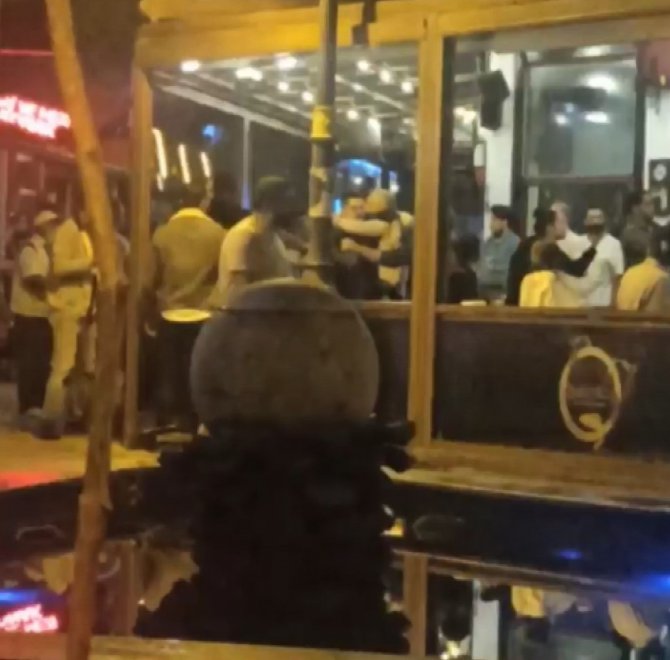 Maltepe’de ‘Hesabı Biz Öderiz’ Tartışması Kamerada