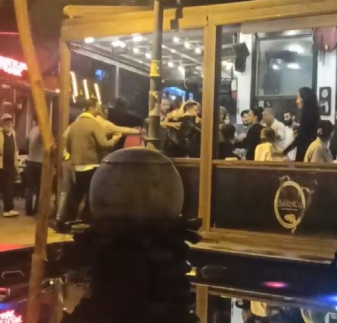 Maltepe’de ‘Hesabı Biz Öderiz’ Tartışması Kamerada