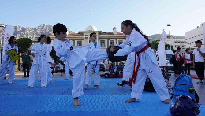 Manisa’da Amatör Spor Haftası Renkli Etkinliklerle Başladı