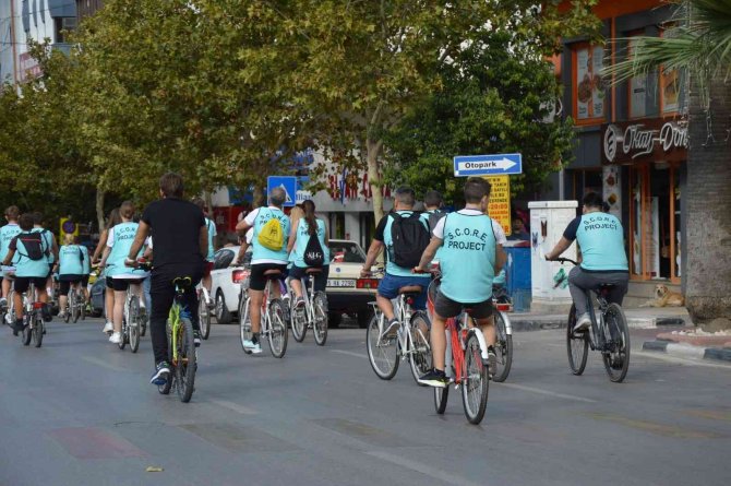Manisa’da 6 Ülkenin Öğrencileri İklim Değişikliğine Dikkat Çekmek İçin Pedal Çevirdi