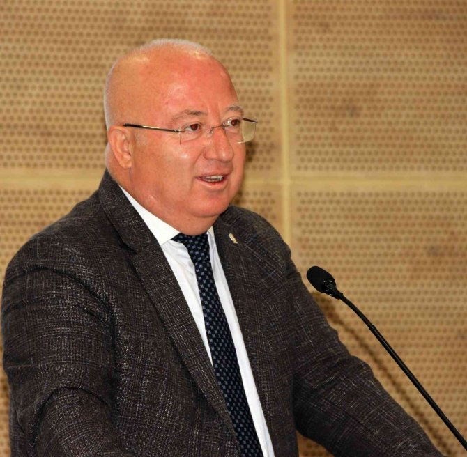 Başkan Gürün, “Sokak Hayvanlarını Azaltmamız Lazım”