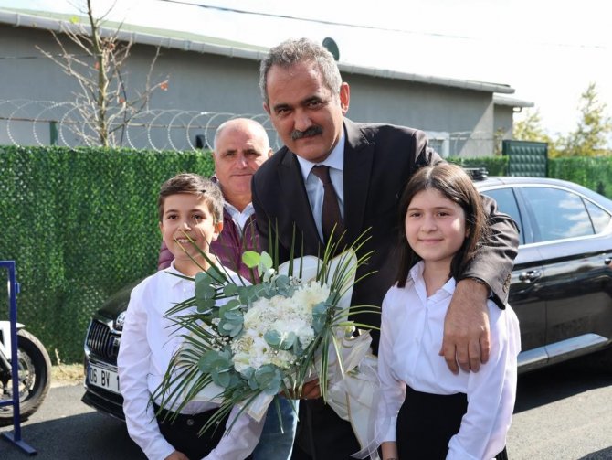 Milli Eğitim Bakanı Mahmut Özer, Eyüpsultan’da Okul Açılışına Katıldı