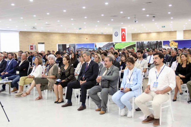 Başkan Gürün, “Sokak Hayvanlarını Azaltmamız Lazım”