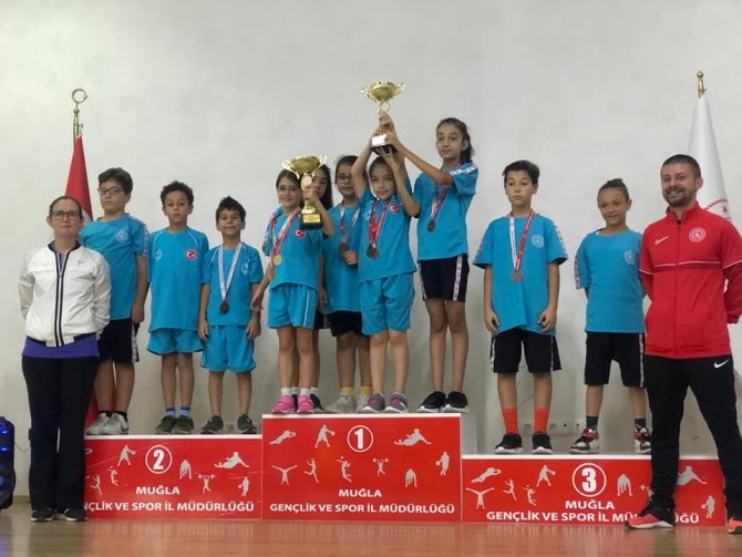 Muğla’da Minikler Masa Tenisi Takımı Şampiyon Oldu