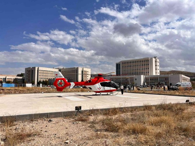 Hava Ambulansı Yeni Doğan Bebeği Hayata Bağladı