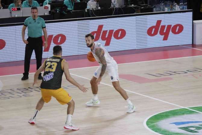 Pınar Karşıyaka, Yunan Ekibini Devirdi
