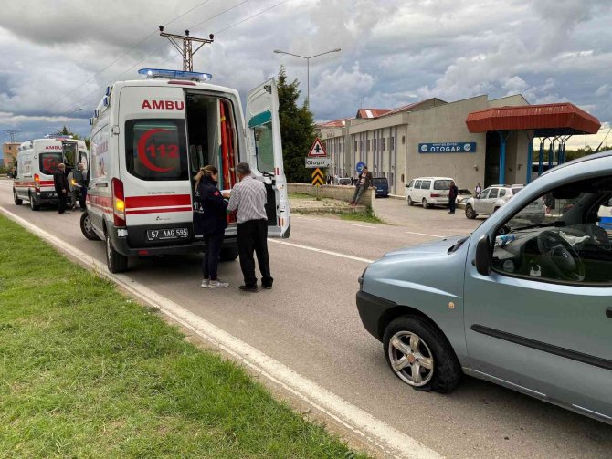 Sinop’ta Trafik Kazası: 4 Yaralı