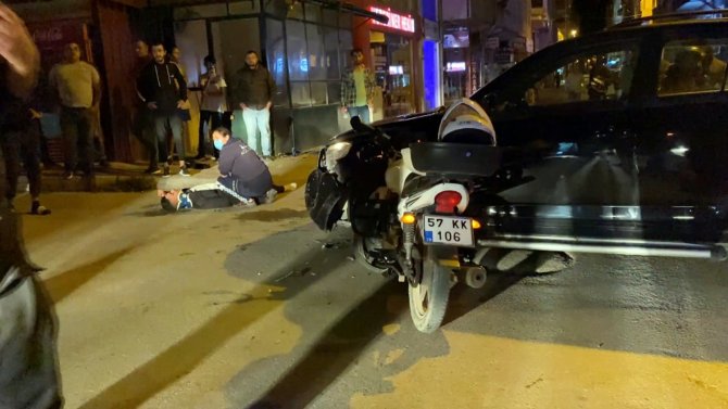 Motosiklet Cipe Saplandı: 2 Yaralı