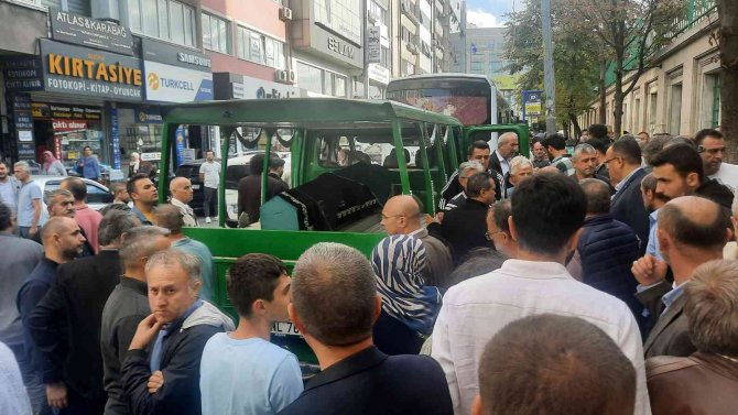 11’inci Kattan Düşerek Hayatını Kaybeden Hayrunnisa Bayrak Son Yolculuğuna Uğurlandı