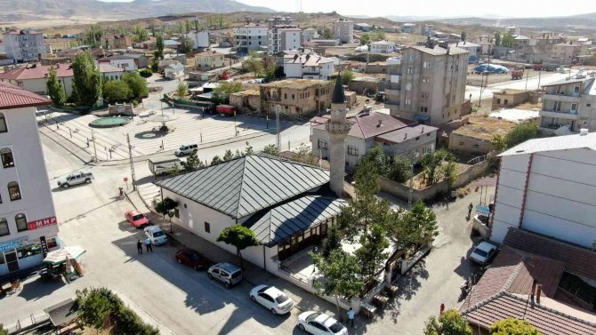 Yapımı 13 Yıl Sürdü, 127 Yıllık Tarihi Cami İşlemeleri Görenleri Mest Ediyor