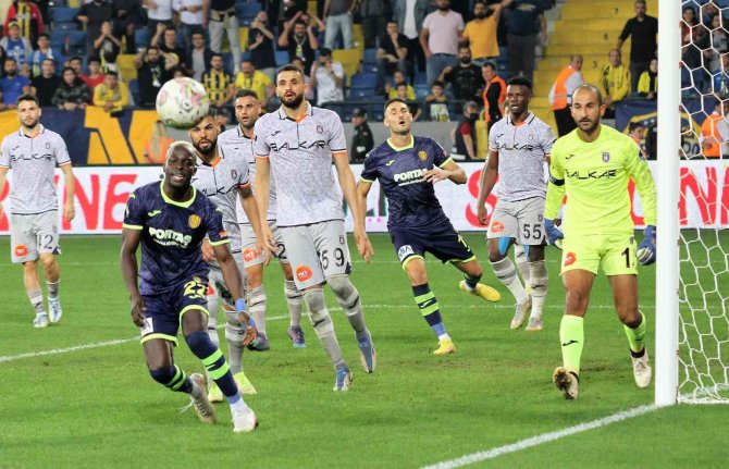 Süper Lig’in Zirvesinde Puanlar Eşitlendi!
