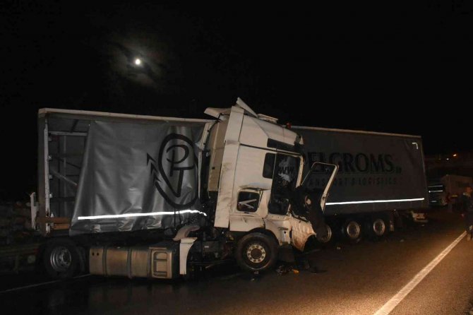 Tosya’da 6 Tırın Karıştığı Zincirleme Kaza: 1 Yaralı