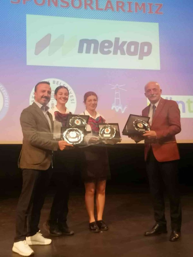 İ̇mperial Hastanesi Yöneticilerine “Yılın Girişimci İşadamları” Ödülleri Verildi