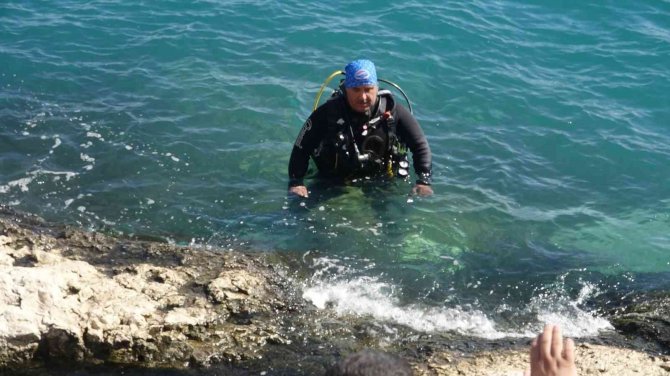 Erciş’teki 11 Basamaklı Urartu Limanı Su Altından Görüntülendi