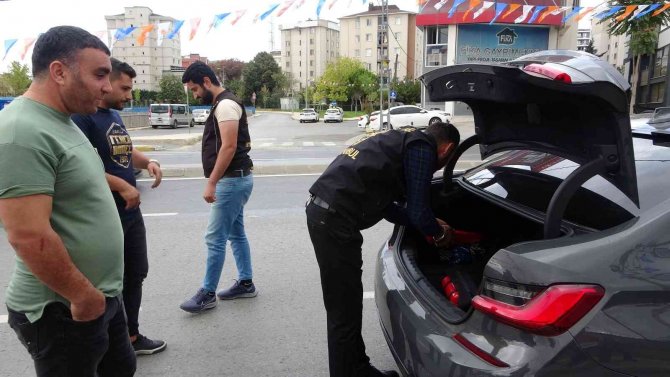 Pendik’te Okul Önlerinde Sıkı Denetim