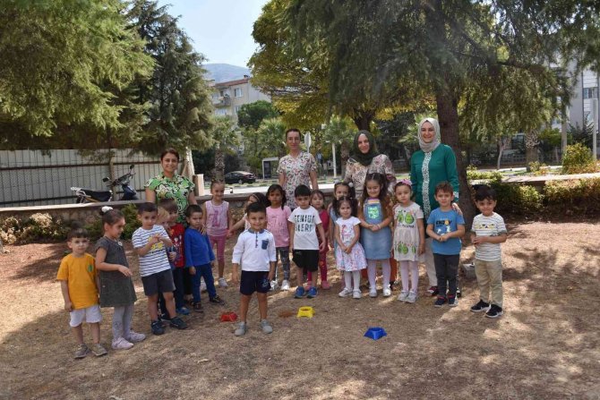 Yunusemreli Minikler Sokak Hayvanlarını Unutmadı