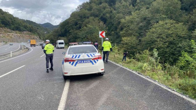 30 Metreden Ormanlık Alana Uçtu, Hafif Şekilde Yaralandı