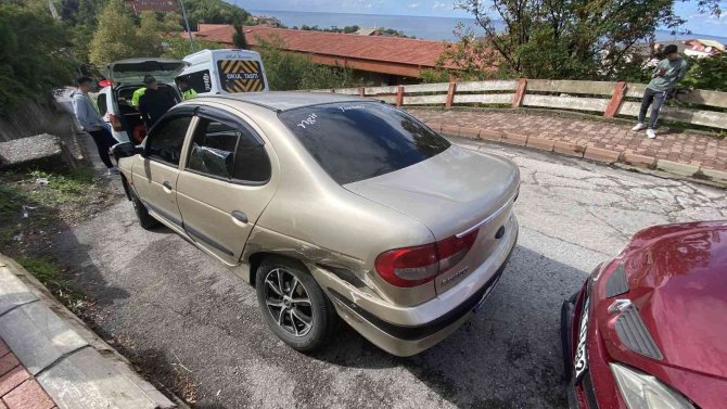 İ̇ki Otomobilin Çarpıştığı Kazada 10 Yaşındaki Çocuk Yaralandı