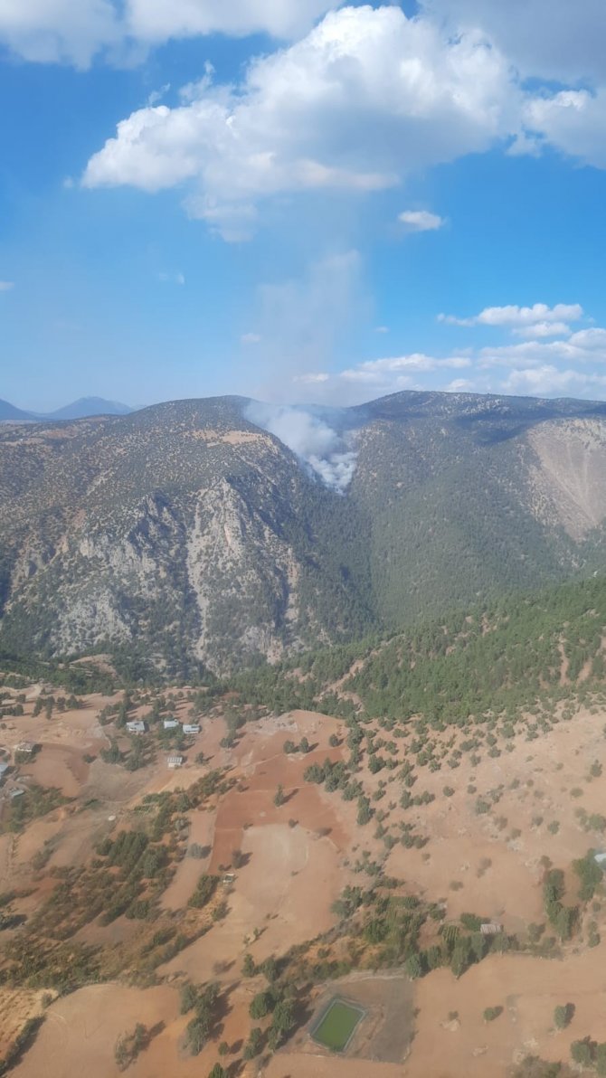 Adana’daki Orman Yangınına Müdahale Sürüyor