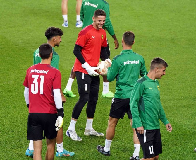 Aek Larnaca, Fenerbahçe Maçı Hazırlıklarını Tamamladı