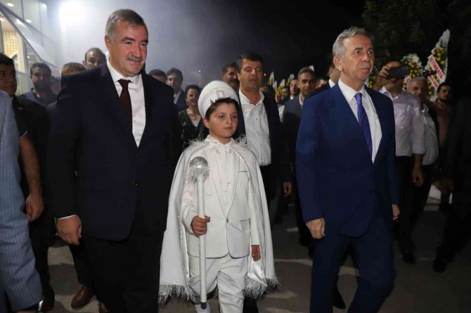 Mansur Yavaş Adıyamanlılara Kirve Oldu