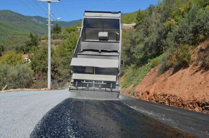 Alanya Üzümlü Yolu Asfaltlandı