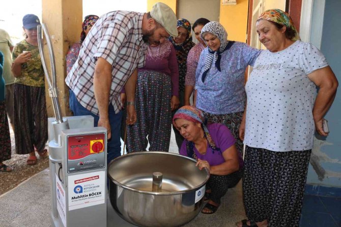 Büyükşehir’den Serik’e Hamur Yoğurma Makinesi Desteği