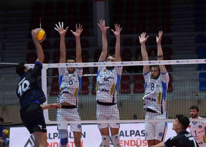 Axa Sigorta Efeler Ligi: Arkas Spor: 3 - Tokat Belediye Plevne: 0
