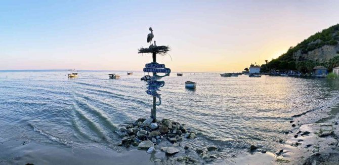 Doğanbey, Tarihi Dokusu İle Ziyaretçilerini Mest Ediyor