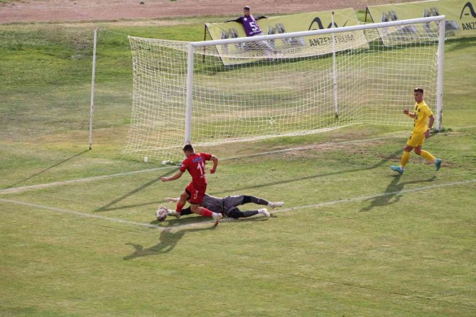 Bayburt Özel İ̇darespor Evinde Somaspor’a 3-0 Yenildi