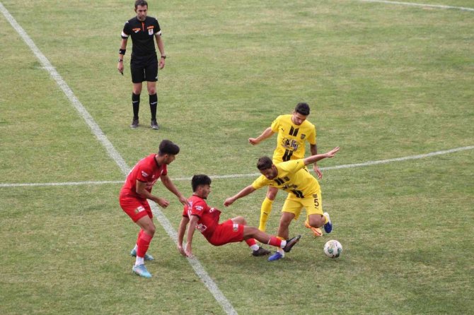 Bayburt Özel İ̇darespor Evinde Somaspor’a 3-0 Yenildi