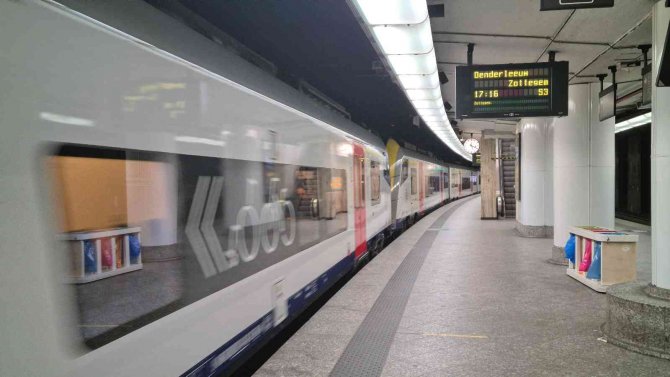 Belçika’da Demiryolu Çalışanları Greve Gitti