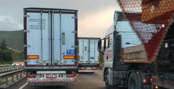 Bilecik-bozüyük Karayolunda Bitmeyen Çalışmalara Sürücülerden Tepki