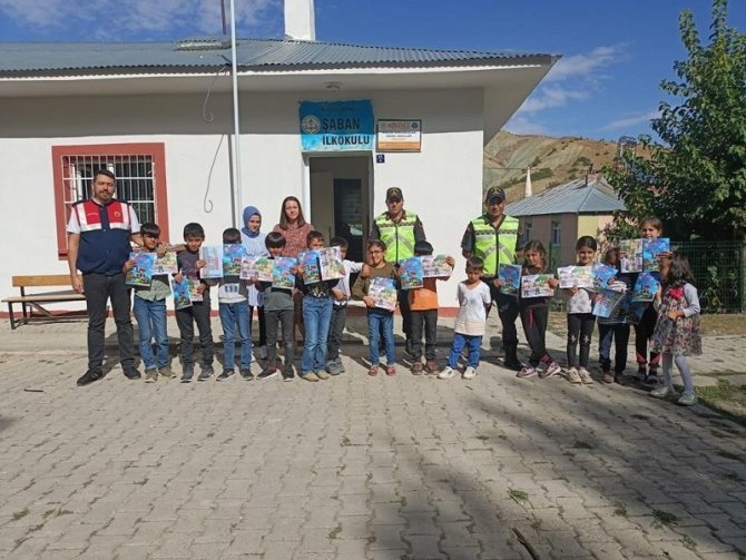 Çocuklara Trafik Eğitimi Verildi