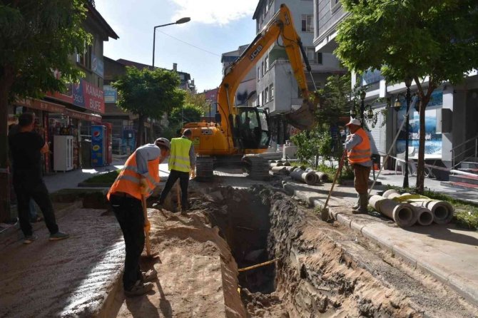 Tatvan’da ‘Yeni Çarşı Sokak Sağlıklaştırma Projesi’ Çalışmaları Başladı
