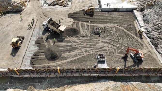 Dsi̇ Genel Müdürü Akca: “Sarıçay Barajı’nda Gövde Dolgusu İmalatına Başlandı”