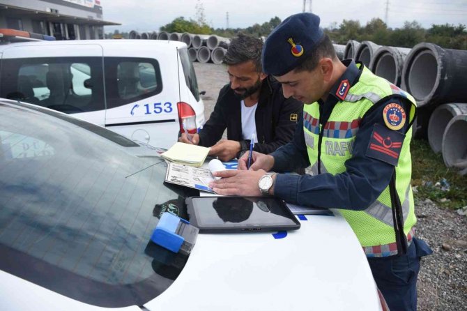Çek Çeklere Geçit Yok