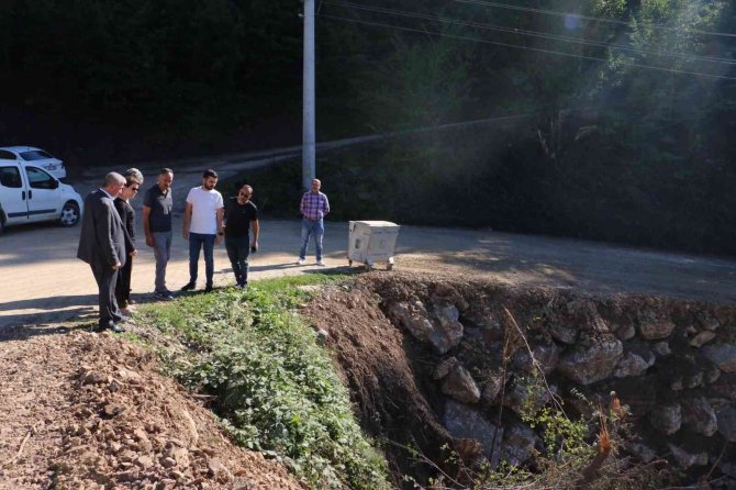 Köy Yollarında Düzenlemeler Devam Ediyor