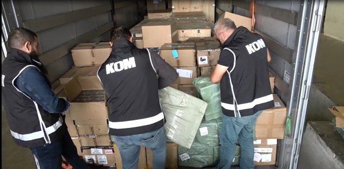 Edirne’de Tırda Kaçak 16 Bin Elektronik Sigara Ve 2 Bin Gözlük Ele Geçirildi