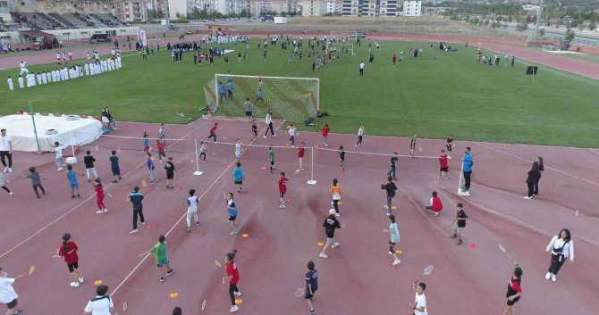 Erzincan’da Amatör Spor Haftası, Renkli Görüntülere Sahne Oldu