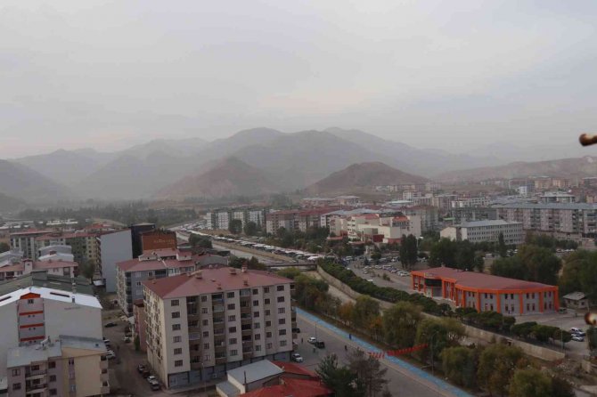 Oltu’yu Toz Bulutu Sardı