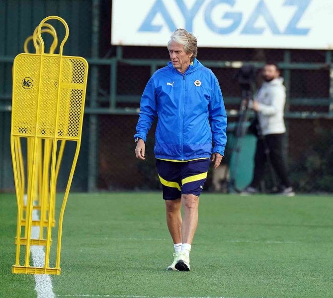 Fenerbahçe, Aek Larnaca Maçına Hazır